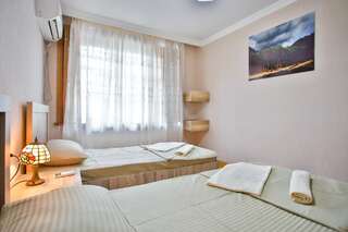 Мини-отель Guest House Wineland Кутаиси Двухместный номер с 2 отдельными кроватями-9