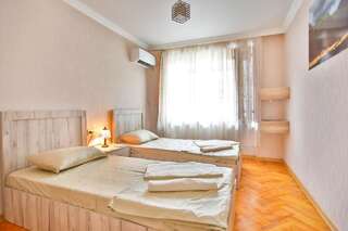 Мини-отель Guest House Wineland Кутаиси Двухместный номер с 2 отдельными кроватями-11