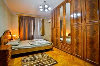 Мини-отель Guest House Wineland Кутаиси Семейный двухместный номер с 1 кроватью-3